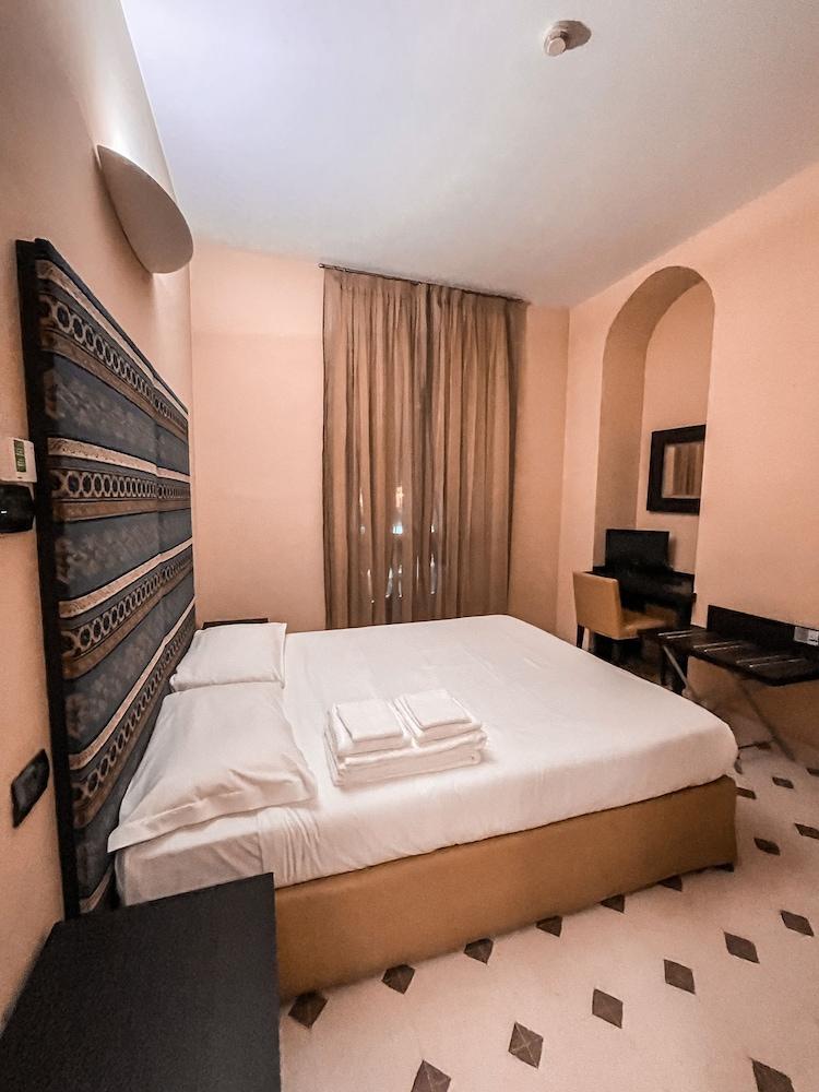 Orologio Living 2* Turin
